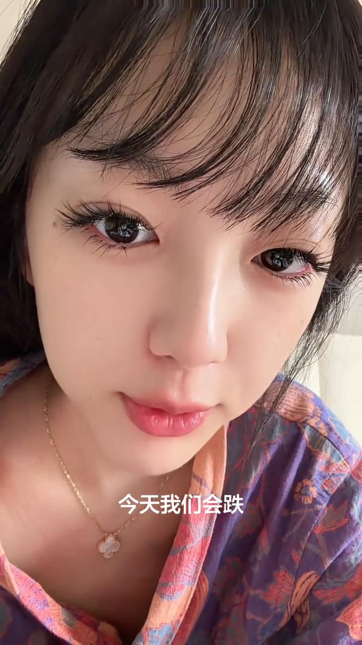 看见亏钱我就浑身难受，一点都接受不了我的账户亏钱了。现在已经知道昨天老美大跌，今