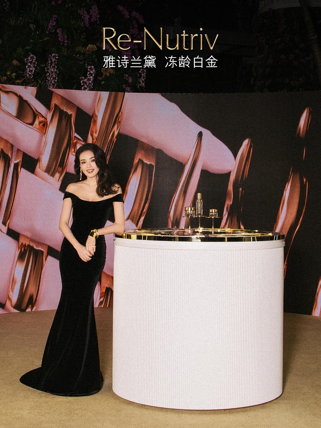 舒淇美神降临   舒淇状态满分[打call]光彩照人的她，无论是镜头还是舞台，都