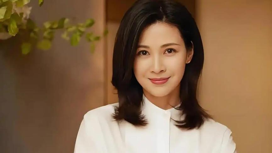 12年前，温州首富看上了饰演《亮剑》李云龙的老婆童蕾，用金钱攻势让童蕾与相恋5年