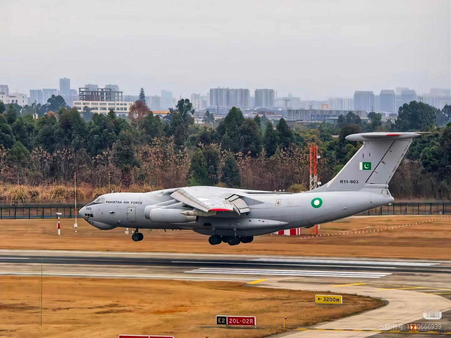 巴基斯坦空军伊尔-78运输/加油机今天飞抵成都，想象一下来运什么图源水印巴基斯坦