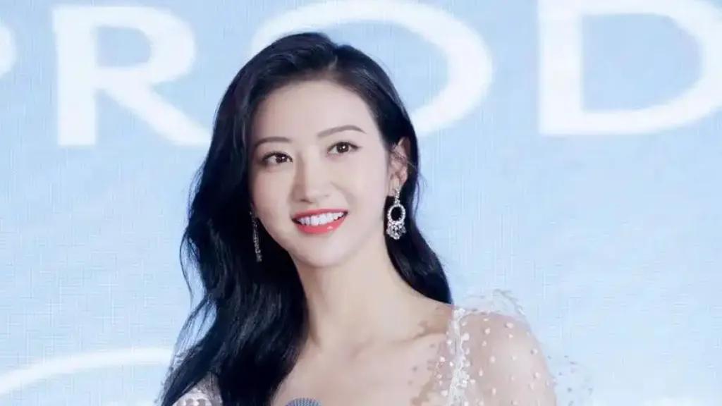 內娱公认的七位美女，谁的颜值最高？李沁 景甜美 
l，景甜
2，李沁
3，刘诗诗