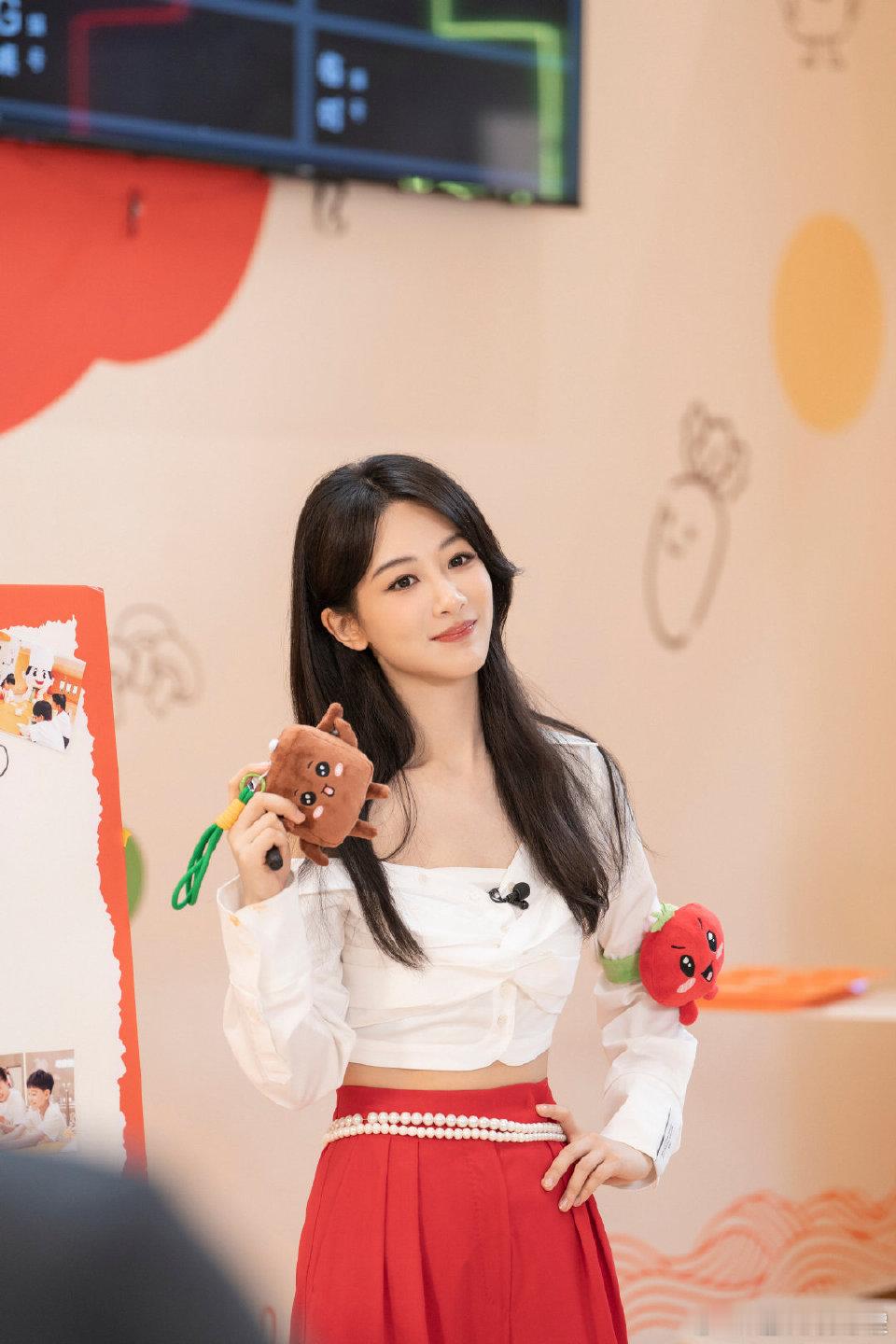 杨紫yz 电影猎毒杨紫 yz 杨紫骆佳低调做人，高调演戏，保持专业，永怀敬畏。余