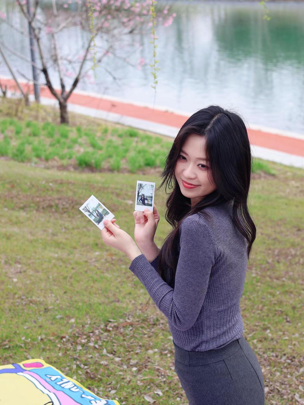 希望你的眼睛能够一直笑交出你的春日ootd 自由感拍照