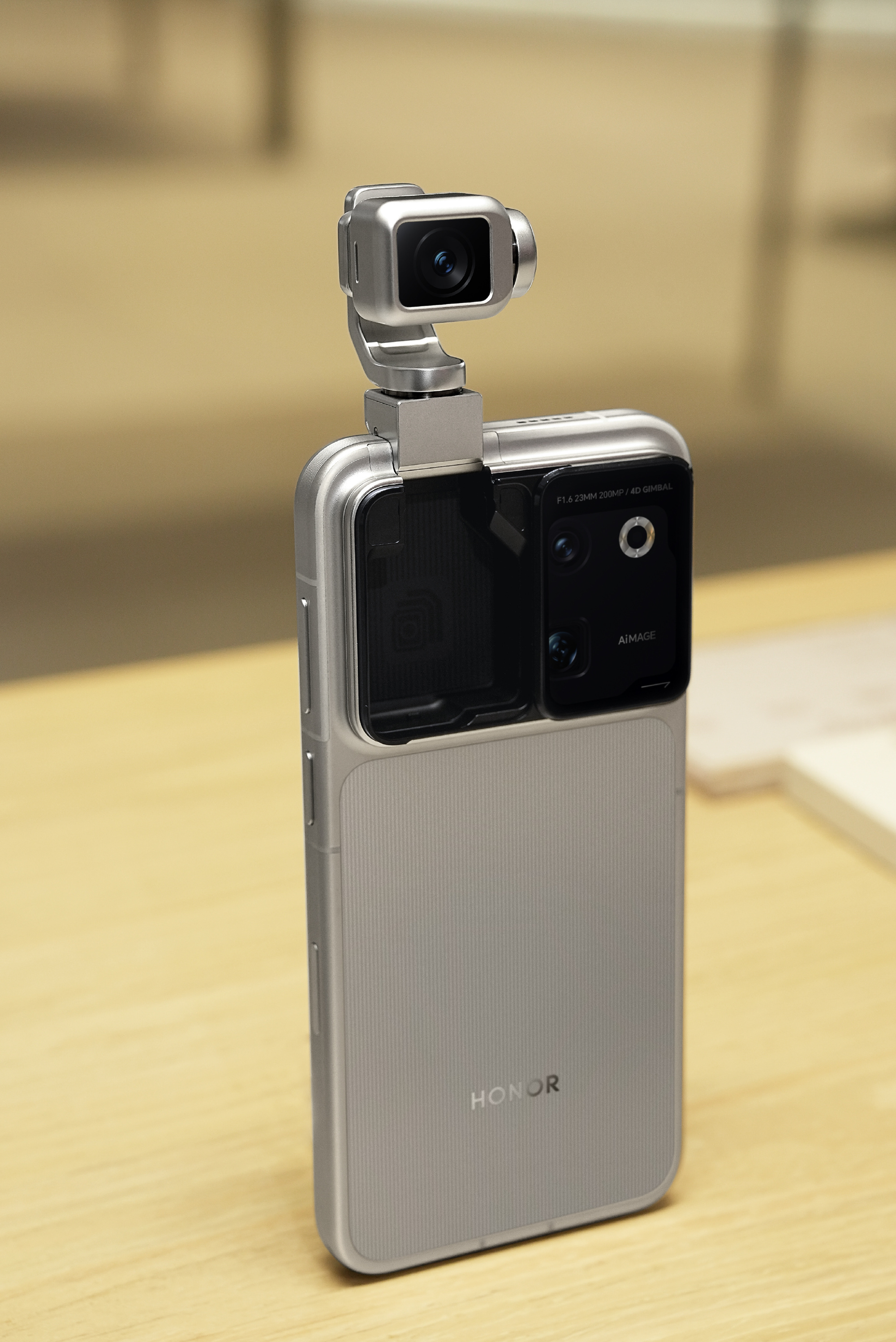 机器人手机从概念到现实意味着什么 荣耀Robot Phone真正吸引我的地方，不