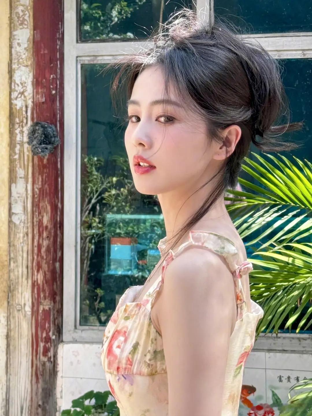 白鹿是不是想走鞠婧祎的路线[允悲] ​​​