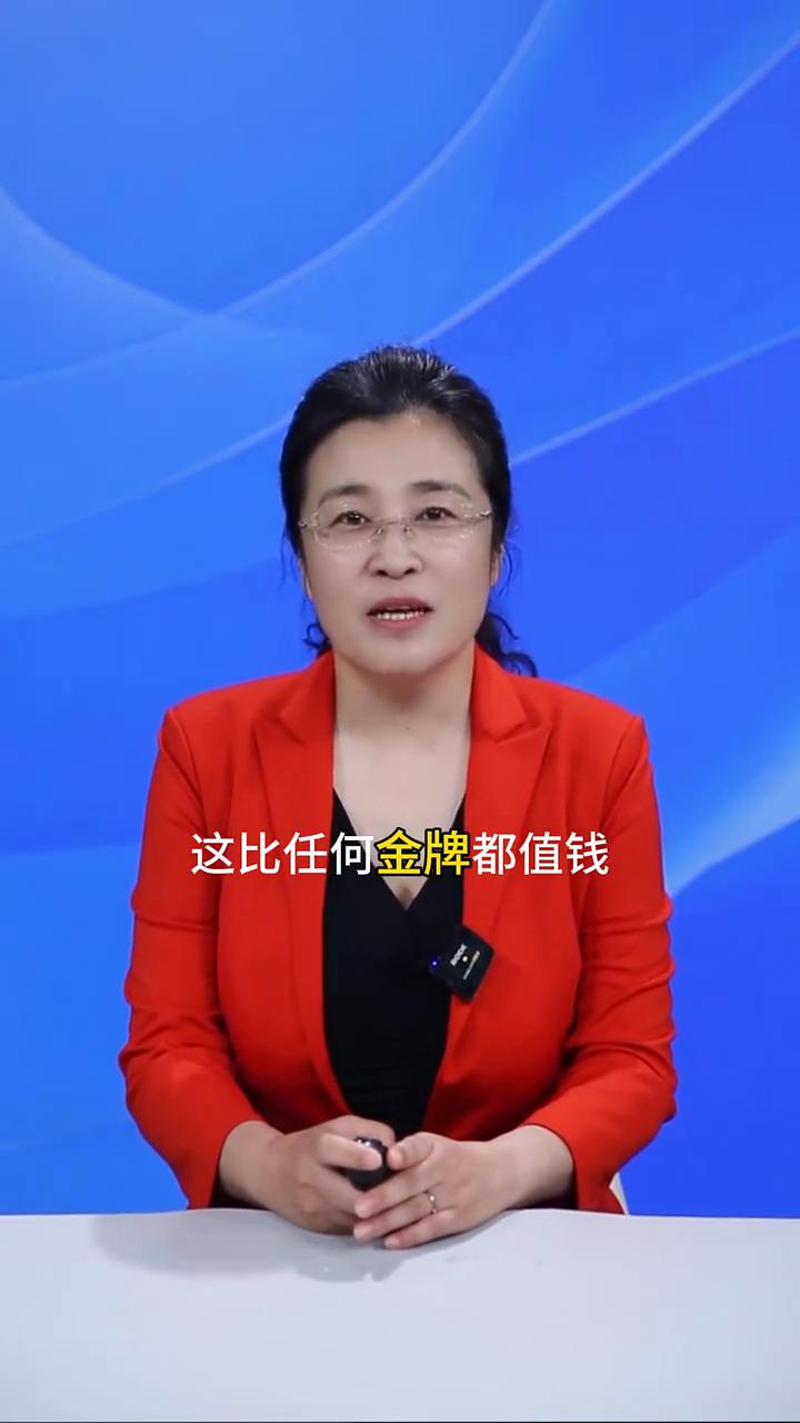 恭喜孙颖莎终于输了，输给了自己的身体。在球迷的眼里，这比任何金牌都值钱。从今天早