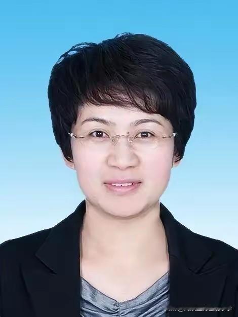 就在刚刚，
看了“界面快讯”新闻，“张爱红”被查，于是看了一下她的工作履历，56