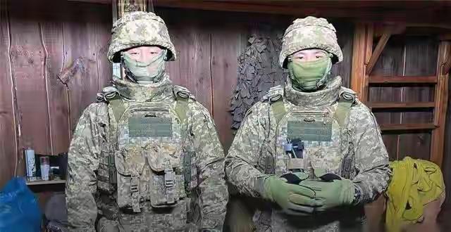 从香港出发的两名年轻人，为了生计远赴乌克兰参战，结果没撑够两个月就永远留在了异国