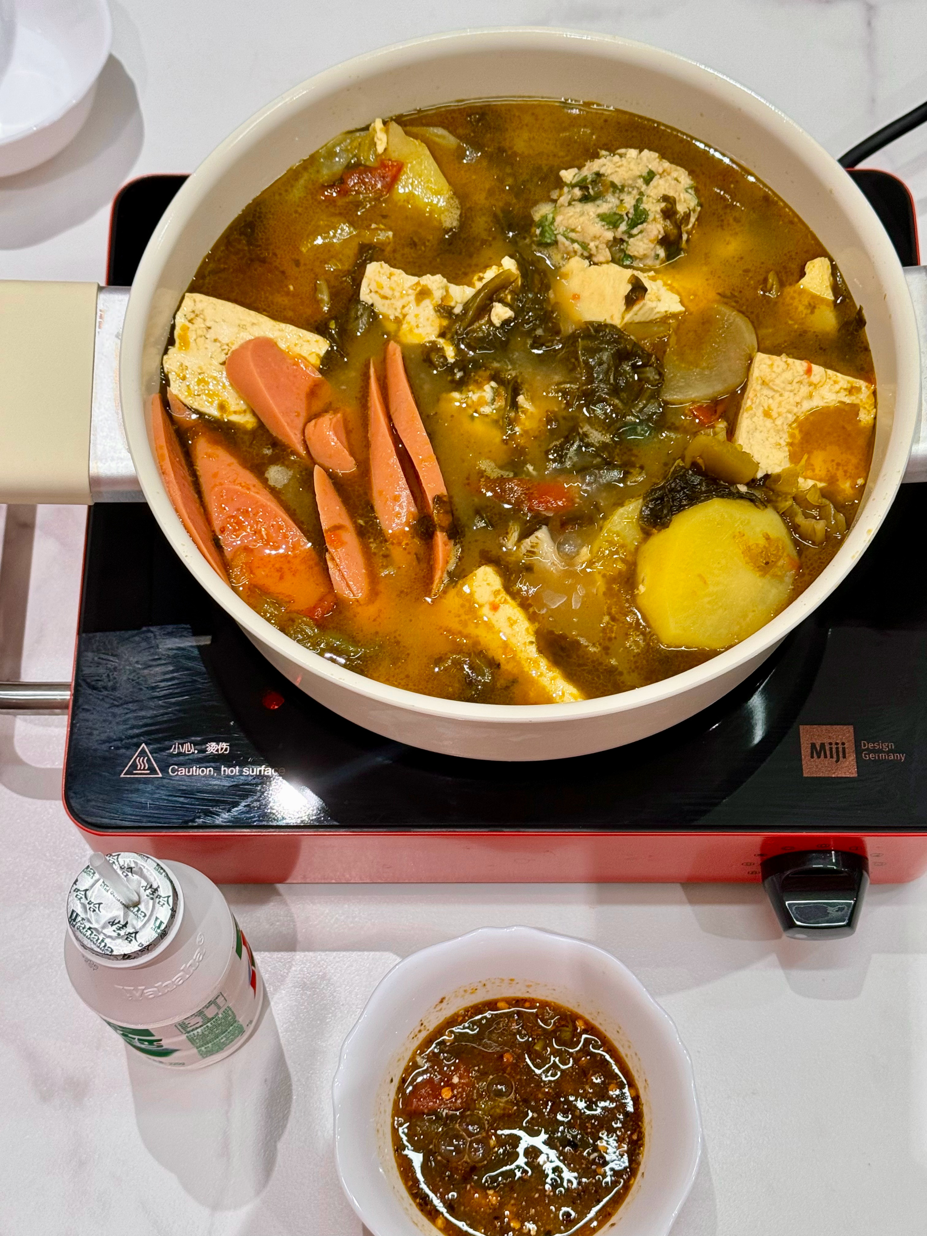 办饭了办饭了！天气变凉了吃点荤豆花 自己捏了香菜丸子[抱一抱] ​​​