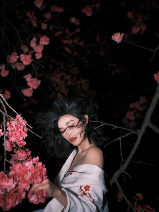 樱花➕闪光灯🟰人生照片🌸