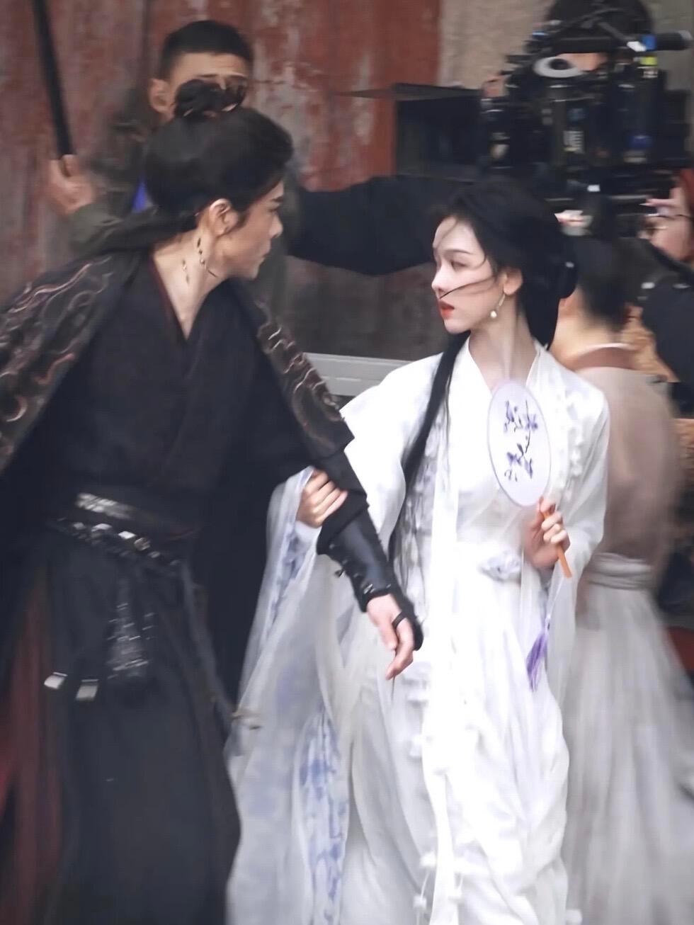 曾舜晞承认吧你完全爱惨雾妄言了 曾舜晞完全爱惨雾妄言了不用别人提醒，全世界都看出