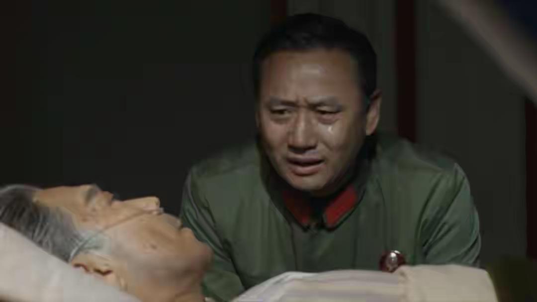 周总理临终遗言：“不要忘记吴石他们”
1975年12月20日早上7点，周总理躺在