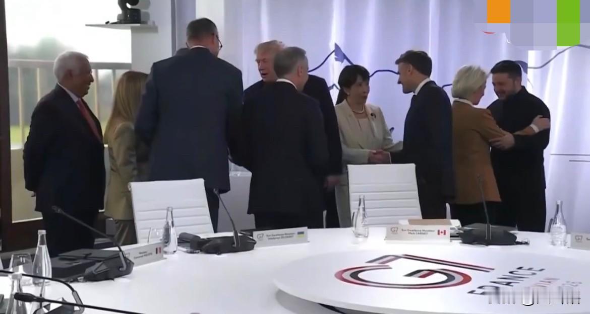泽连斯基现身七国集团峰会！
泽连斯基以非会议成员身份参加了在法国举行的七国集团峰