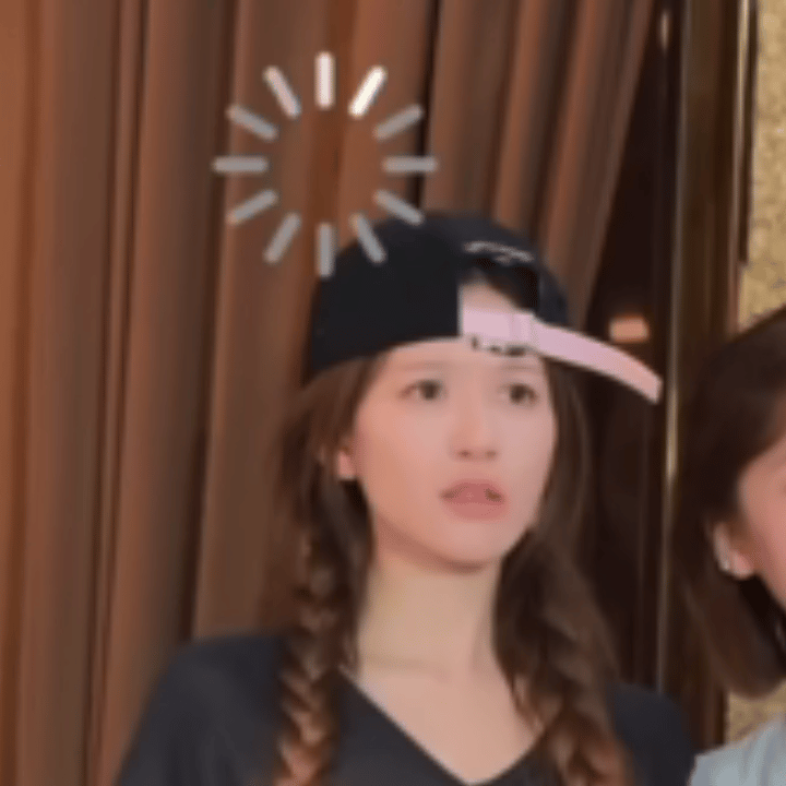 许我耀眼 我的点赞变成赵露思，不信你看看 