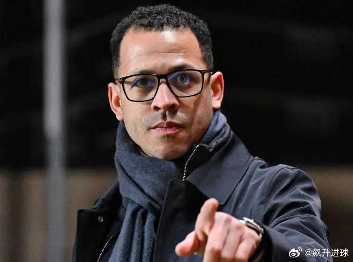 马特-劳：切尔西准备在冬窗引进后卫，帮助罗塞尼尔应对赛程根据《电讯报》名记马特-