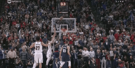 戈登扣篮绝杀，这个球疑似超时
北京时间4月27日，NBA迎来一场焦点之战，洛杉矶