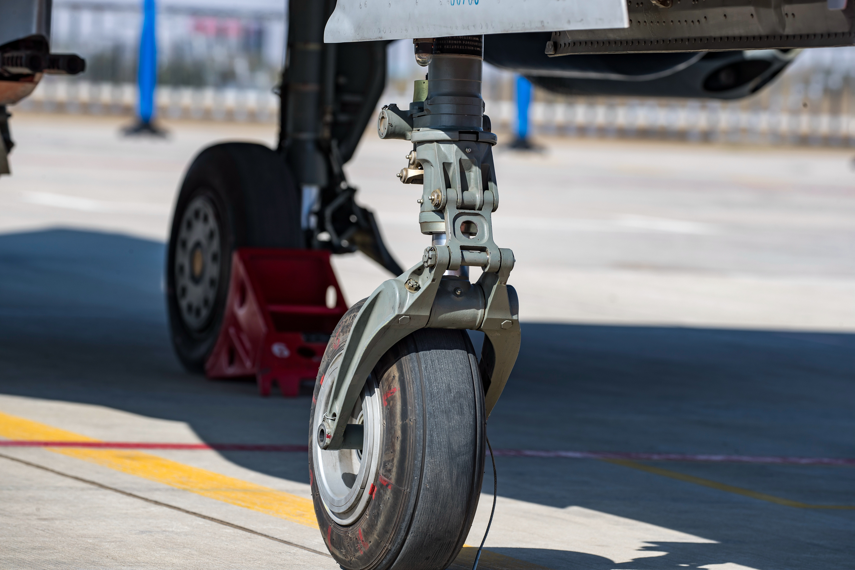 #航空新视野[超话]# 国产歼教-9歼击教练机，这是我军目前可以超音速飞行的高级