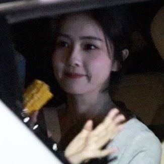 展现脸颊肉🤏🏻 