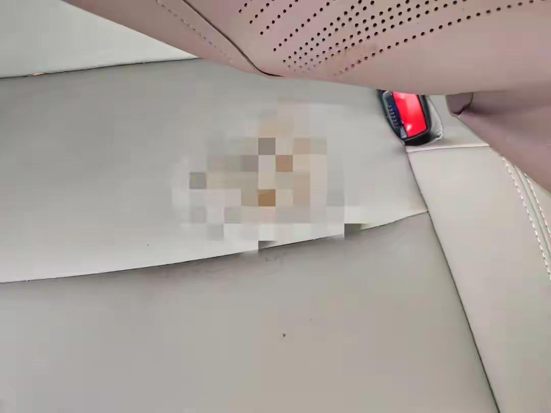 见过奇葩乘客，没见过这么恶心的。

2月21日，山东到上海的高速上，一位顺风车车