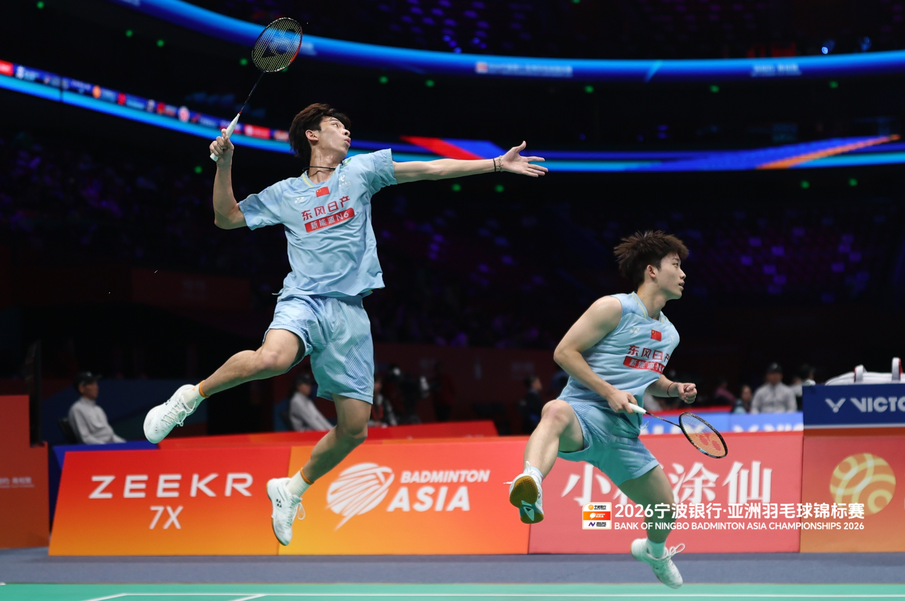 胡林组合晋级亚锦赛16强 胡珂源/林祥毅🇨🇳 21-15、21-16 🇭?