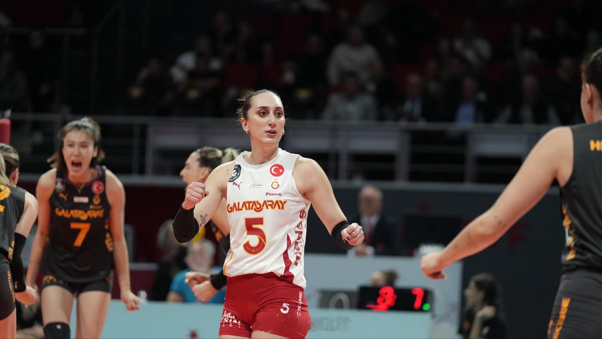 【女排土超 常规赛：加拉塔萨雷3-1伊尔银行】北京时间19日凌晨，2026-20