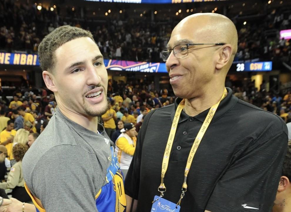 疯狂助攻！老汤普森全力运作！克莱或将重返洛杉矶，加盟湖人冲冠🔥
 
NBA休赛