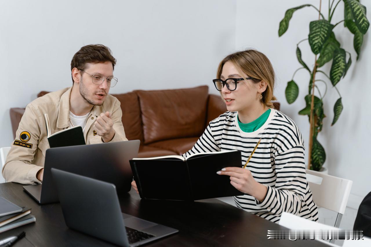 别以为男人背叛后不承认，是害怕妻子提出离婚，他们的心思可比你想的复杂多了。
 
