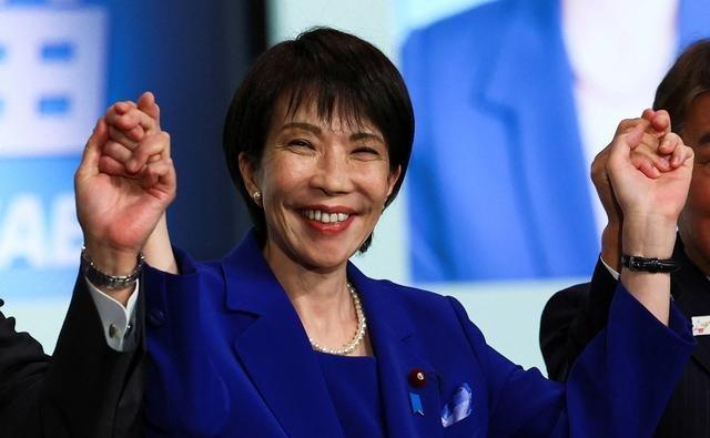 日本的天完全塌了。假如说日本此前还抱有幻想，希望改善中日关系，那么随着7月12日