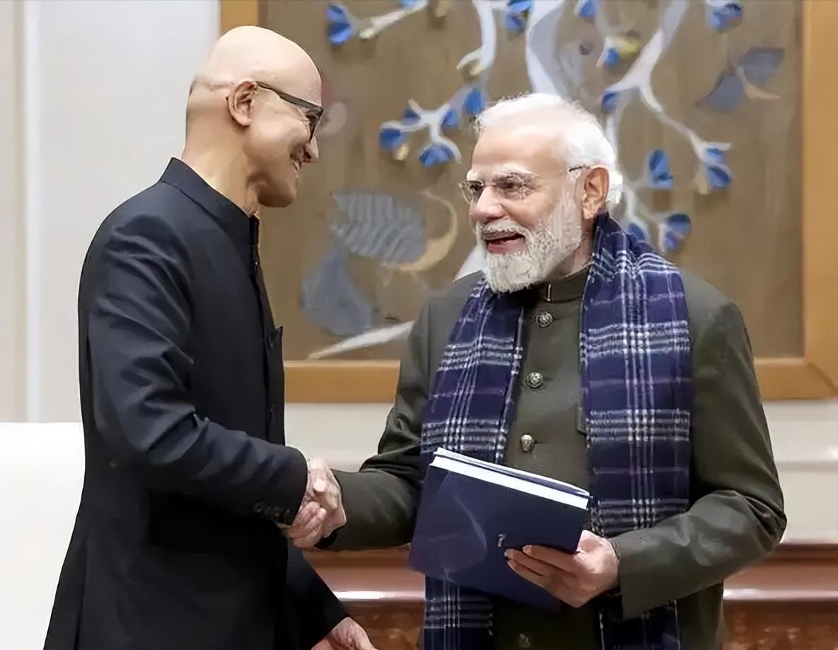 175亿，还是美金！微软的印度裔CEO，对着印度的总理，大手一挥，说要帮印度兄弟