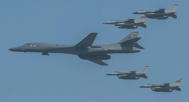 按照美国媒体的报道，在中国农历春节，大年初二，中国空军出动了歼-16战机与驻韩美