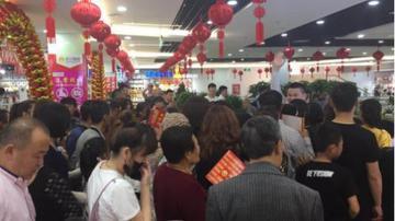 再谈终端乡镇零售商的两级分化现象，五一期间，有的零售门店3天销售额破50万，有的