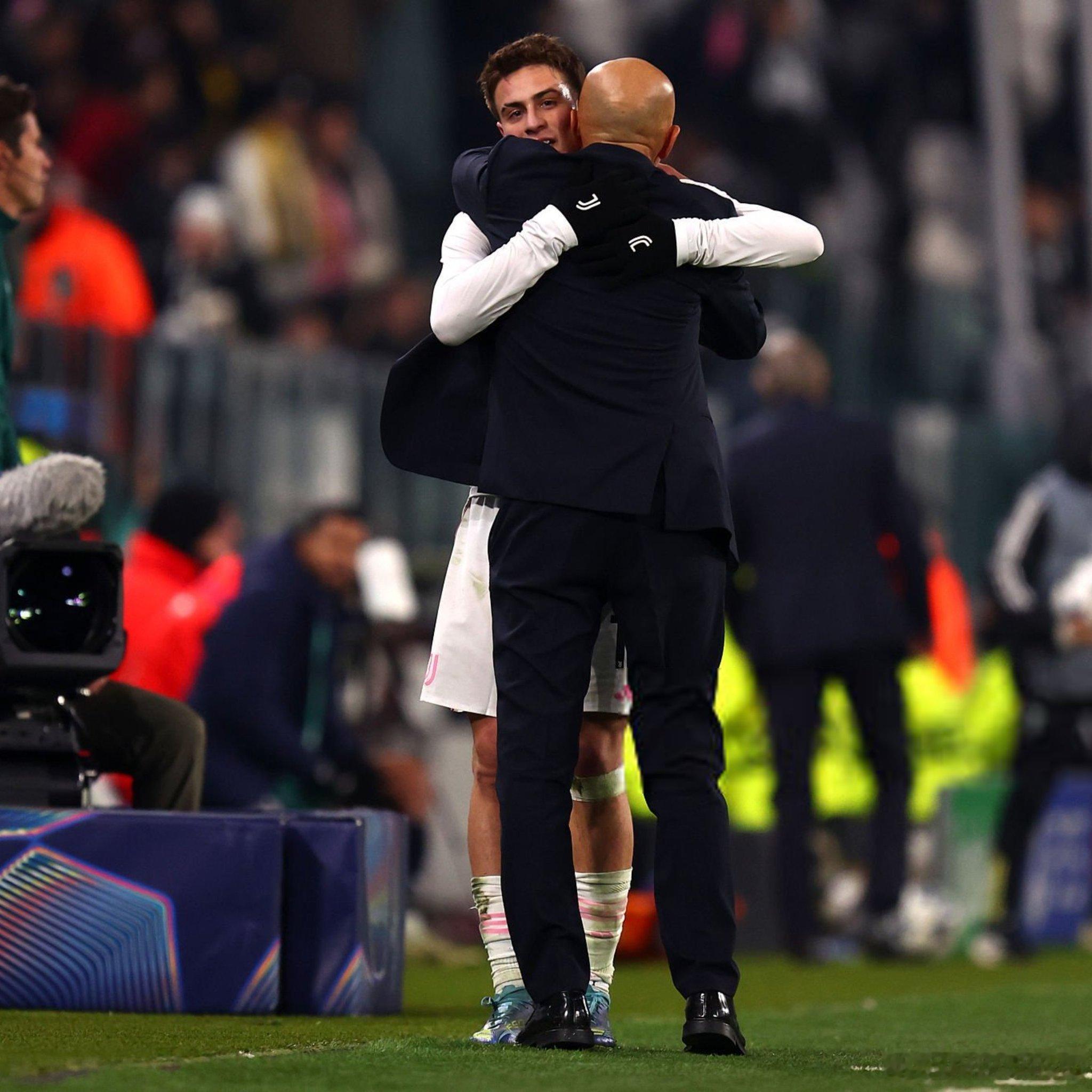 喜欢认儿子的恩情主教练斯帕莱蒂：“埃尔马斯像我的儿子一样。”“迪洛伦佐就像我的儿