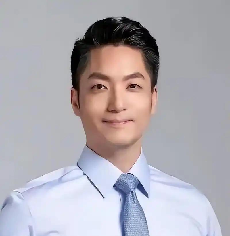 蒋万安公开表示，要求被说我是中国人，是一种“压迫”！10月26日，针对蔡康永声明