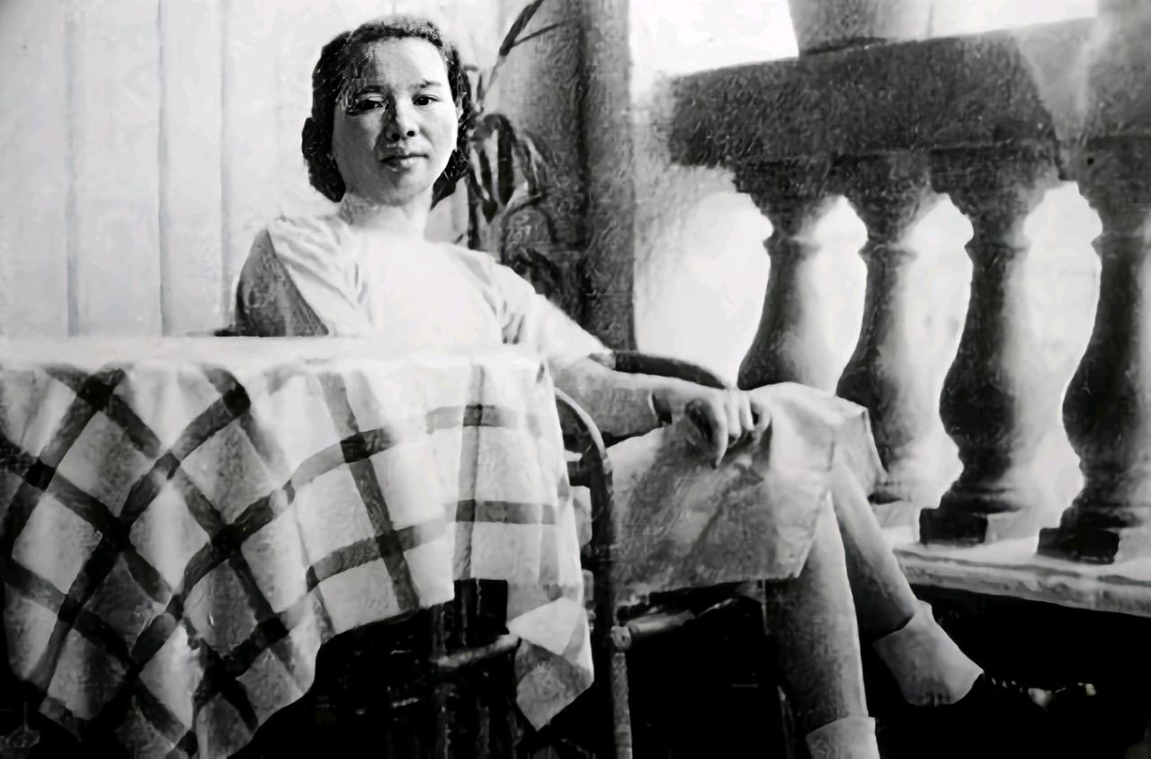 1950年，朱枫被捕，为守住秘密，她将2两重的金子取下，分多次进肚子，吞金后，她