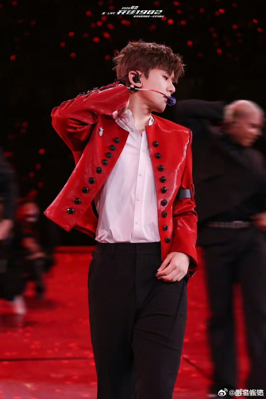 张杰三生三世梦回三生三世歌声穿越时光，张杰在鸟巢唱响三生三世，每一句都戳中回忆 