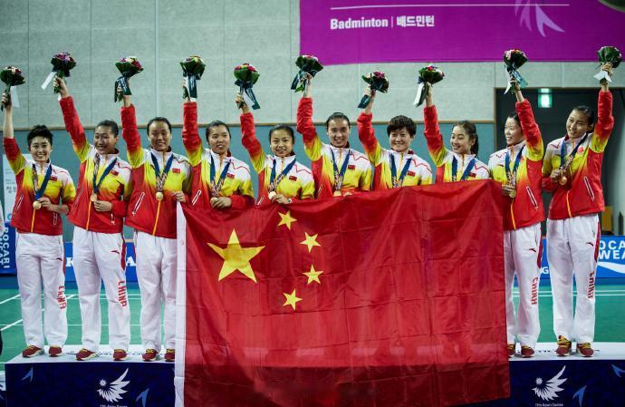 中国羽毛球队在亚运会历史上一共获得过10枚女子团体金牌，分别是：
1、1974年