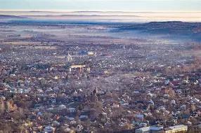 乌克兰到底冤不冤！四年多的鏖战，四年多的血拼，硬是想把俄罗斯从超级大国的位置上拖