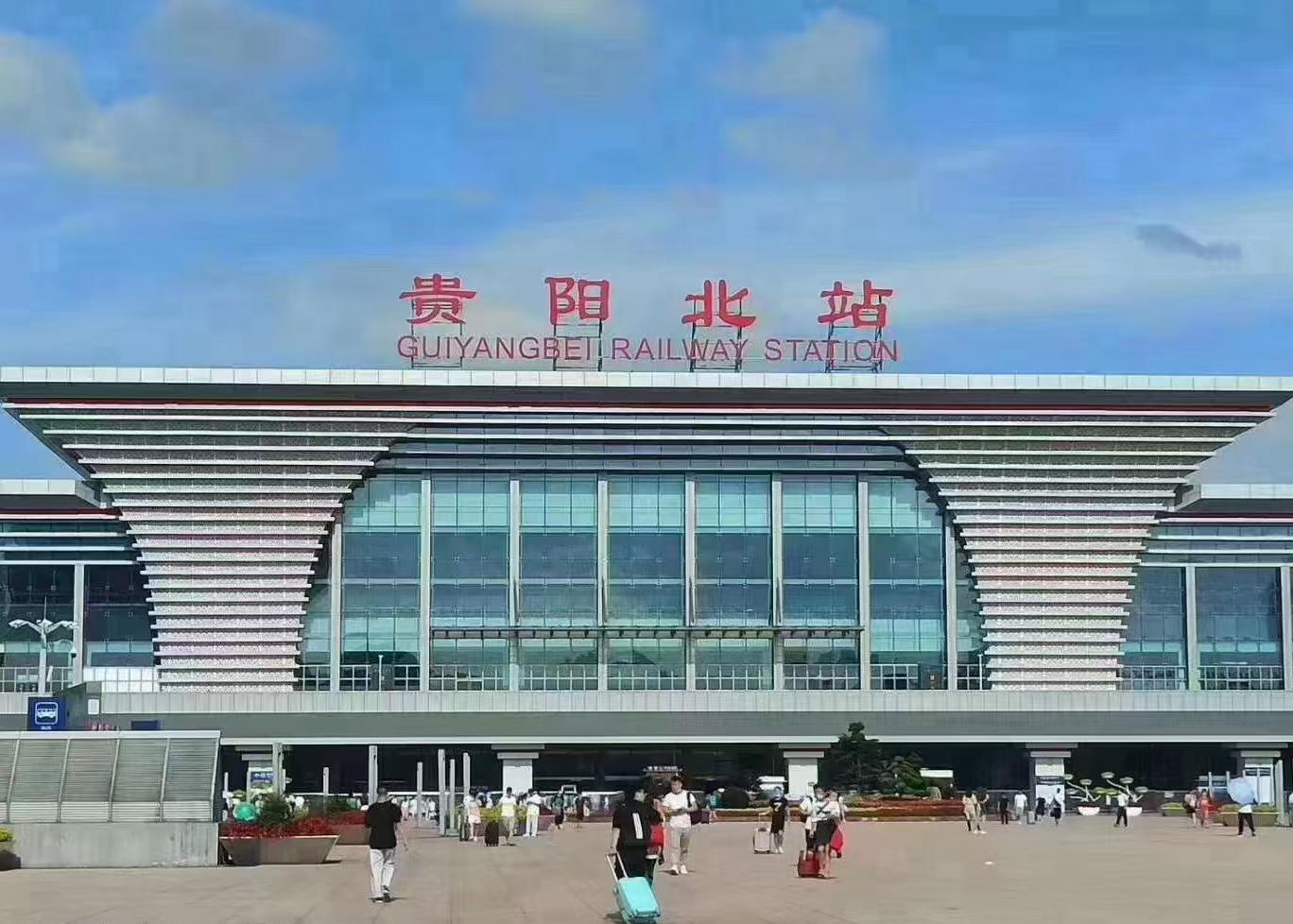 现在的我不喜欢给别人添麻烦，也不喜欢给自己找麻烦，平淡的走着，简单的活...