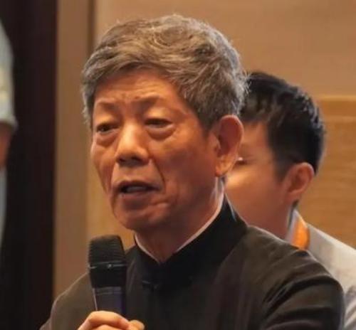 清华大学教授彭林曾说：“目前中国举国上下都在讲发展，什么都在讲发展，其实我们闭上