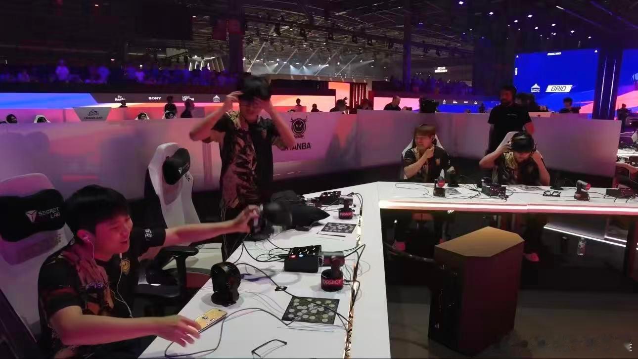 天霸吃鸡圆满收官世俱杯 世俱杯圆满收官！天霸稳扎稳打成功吃鸡，少年们拼到最后一刻