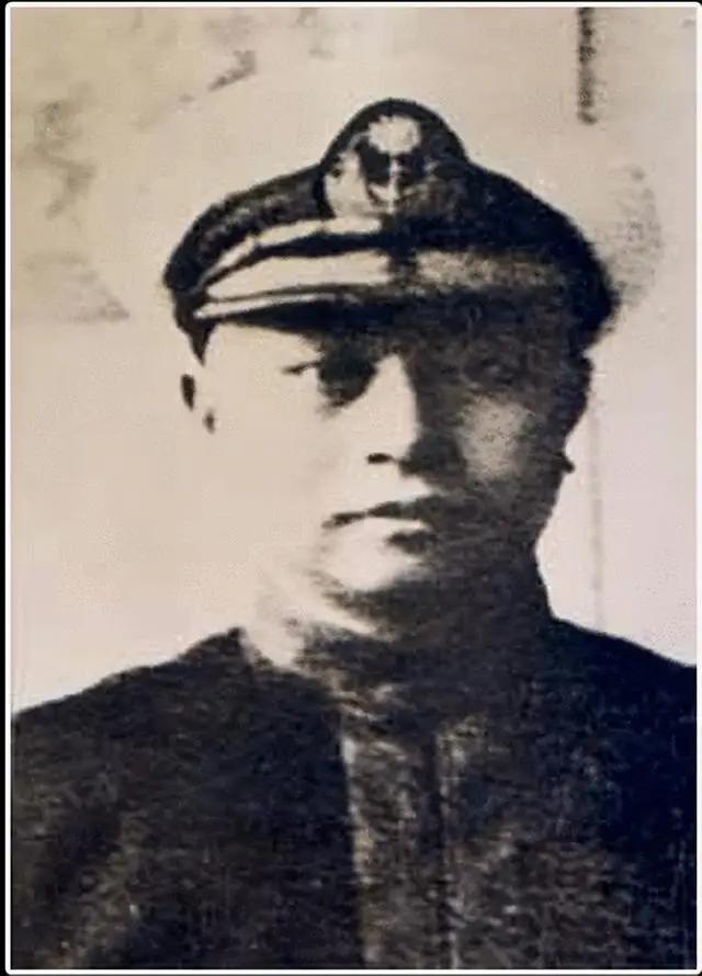 1940年8月，重庆，一声枪响落地，欧阳格倒下了。

两年前还是蒋介石亲手扶植的