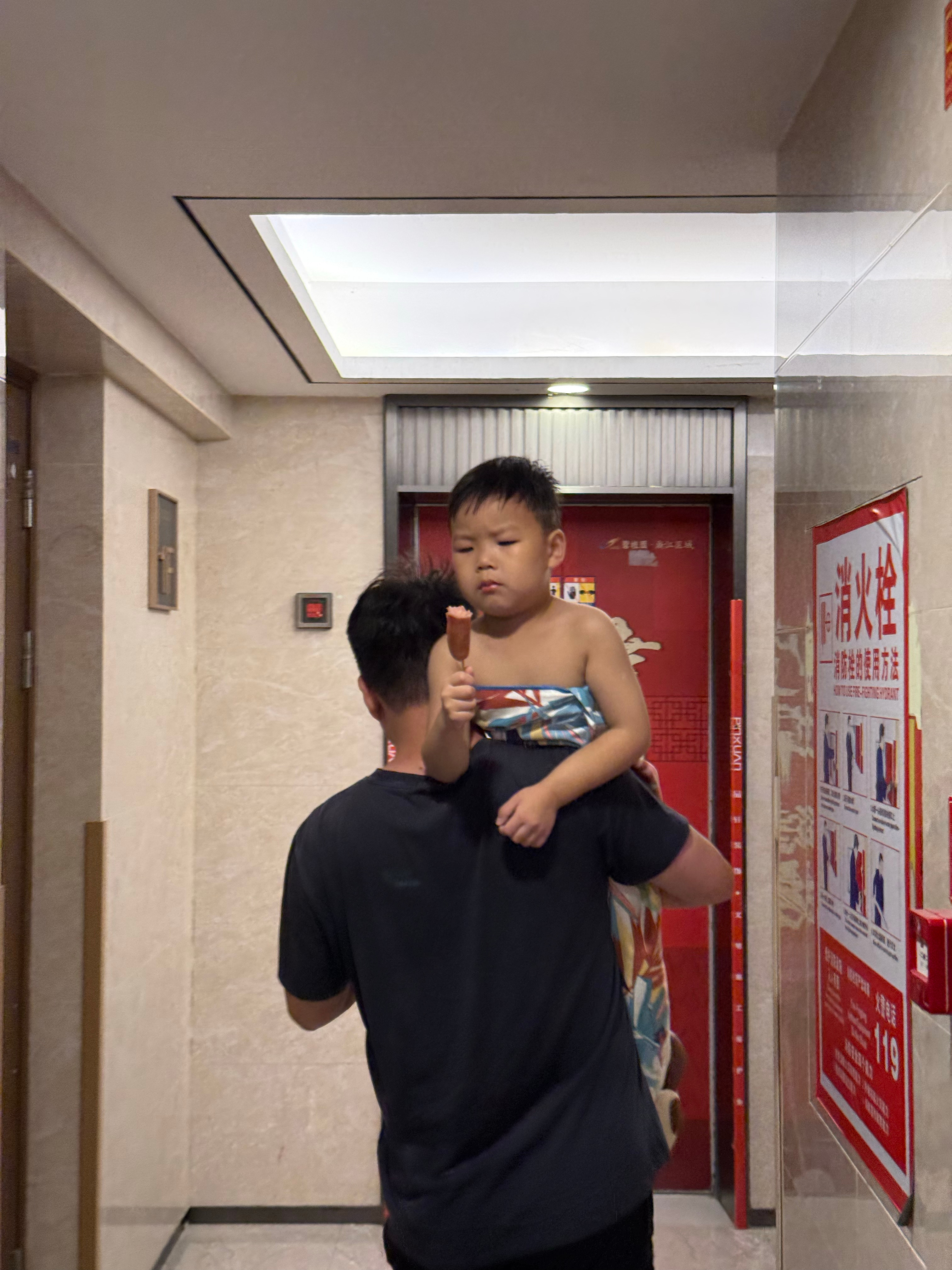 能能：爸爸 为什么妈妈的事情都要让你去做呢？ 
