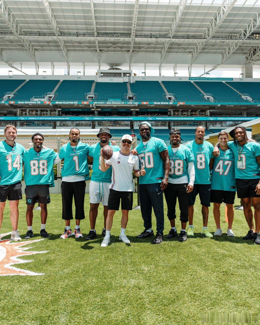 迈阿密必玩榜+1🐬🏖️海豚队正在挥洒来自迈阿密的热情🏈🏎️🏈🏎️🏈