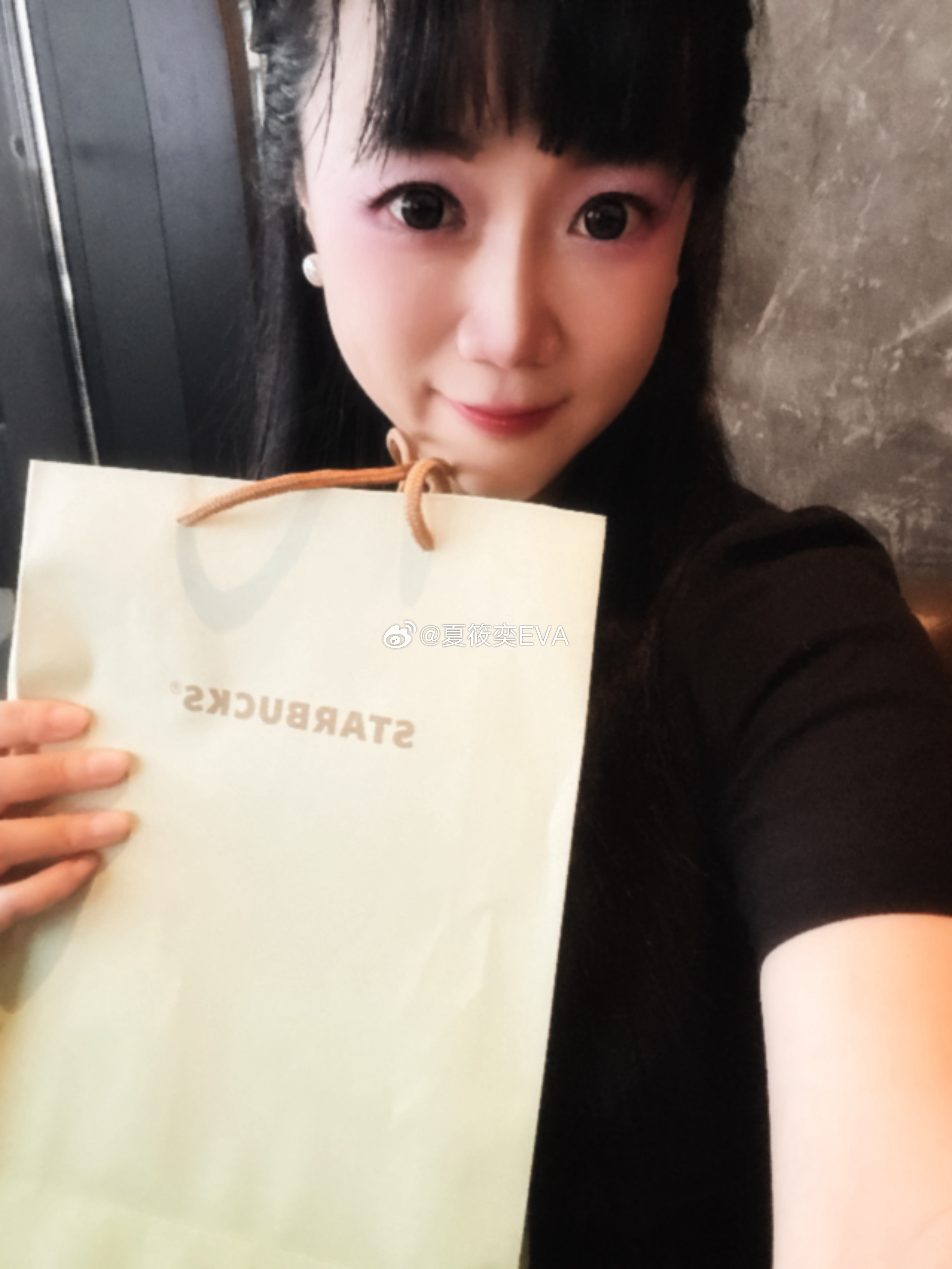 每逢佳节倍思亲。我为星巴克宣传  星星不会说谎 郑梅萍[超话]星礼卡  ​​​