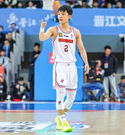 8月14日宏远三大新动态！徐杰带队热身，杜锋发声，新大外曝光

真不敢相信！宏远