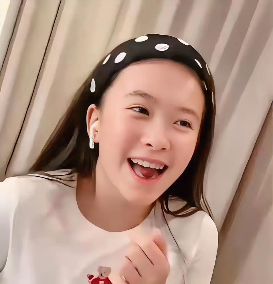 都说刘涛的女儿王紫嫣长的非常很像刘涛，我怎么看着不像刘涛，倒是像别的明星，你觉得