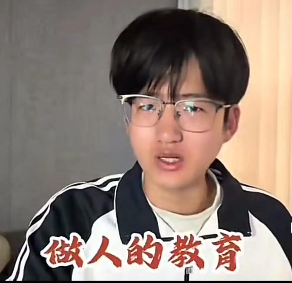 我发现我们这代孩子，越来越缺乏做人的教育了！”一个学生班长的一番话，让全网赞叹，