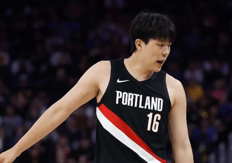 杨翰森10分钟，得到2分2篮板1助攻2盖帽，克林根24分12板

开拓者115-