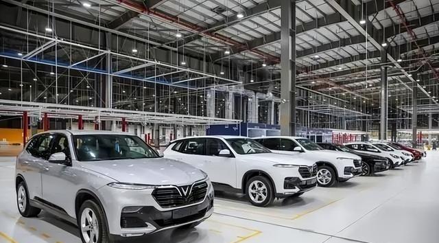 越南首富给恒大汽车上了一课
说起越南首富潘日旺和恒大汽车的许家印，两人都是从地产