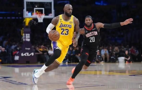 詹姆斯19分8篮板13助攻，湖人大胜火箭！42岁高龄，季后赛超级逆境中完成了奇迹